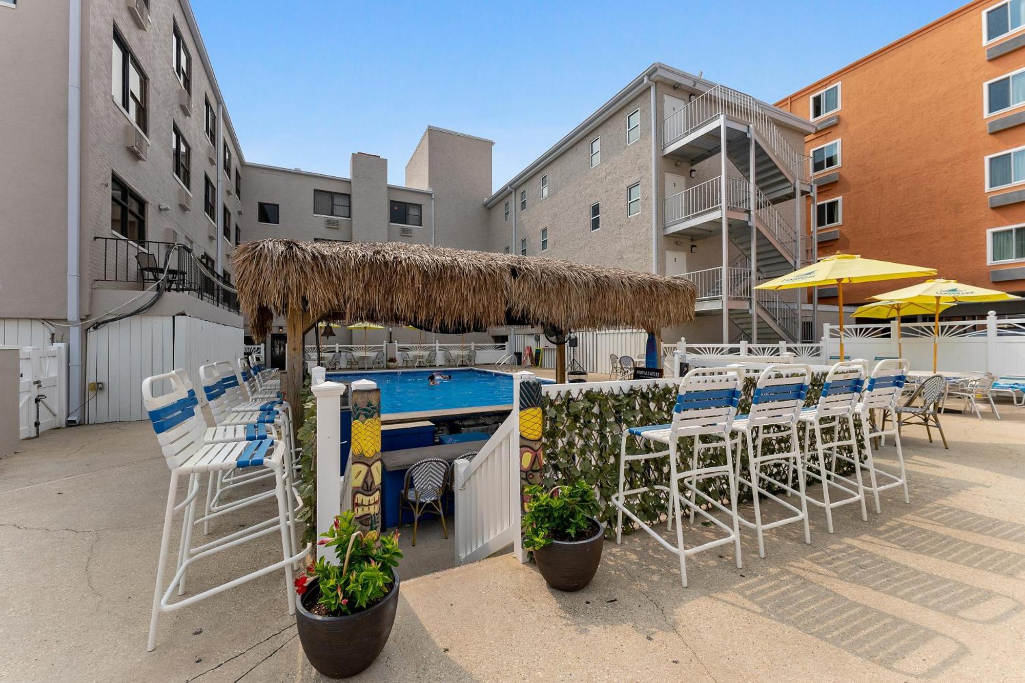 Oceanic Hotel & Barefoot Tiki Bar ワイルドウッド エクステリア 写真