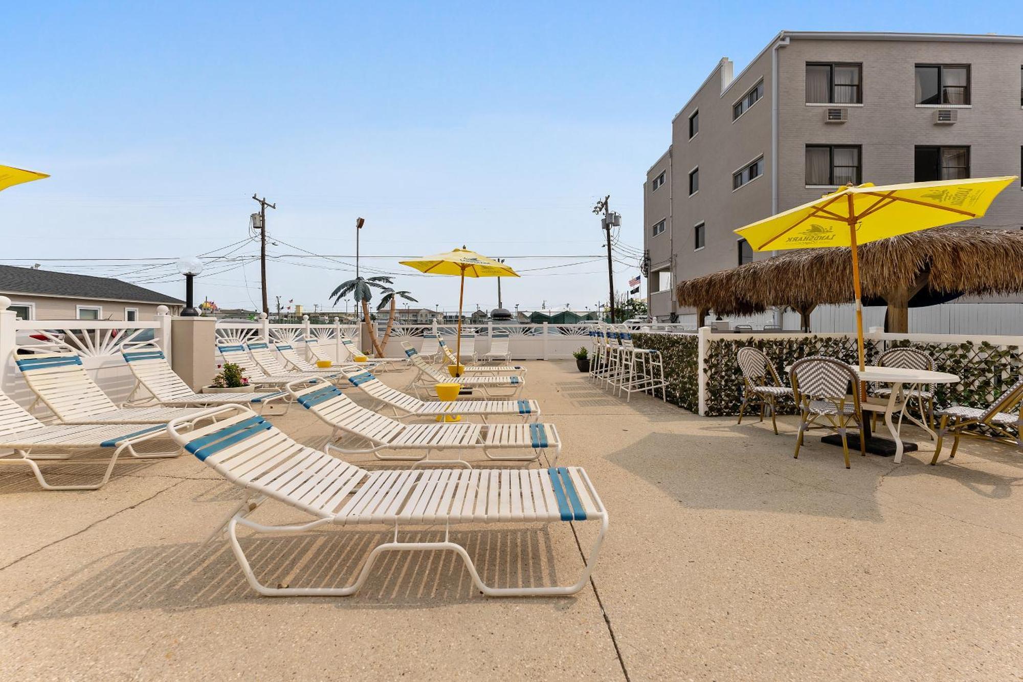 Oceanic Hotel & Barefoot Tiki Bar ワイルドウッド エクステリア 写真