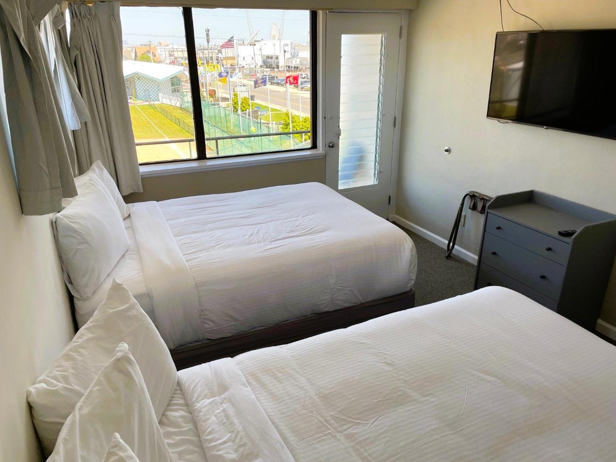 Oceanic Hotel & Barefoot Tiki Bar ワイルドウッド 部屋 写真